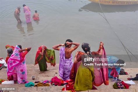 1,106 River Bathing Indian Women Stock Photos and High